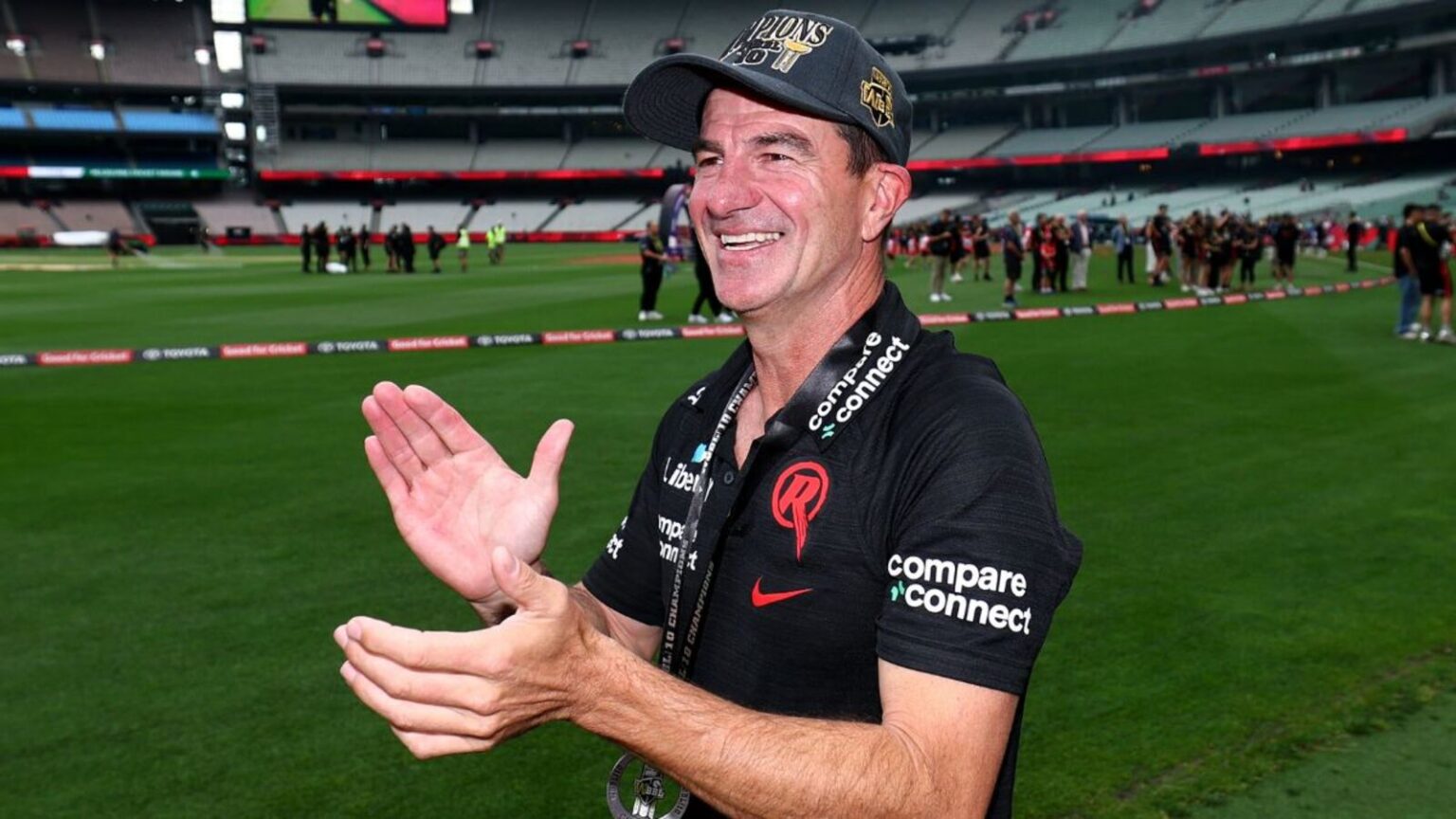 Simon Helmot Appointed Head Coach of Gulf Giants for ILT20 2026 Simon Helmot Appointed Head Coach of Gulf Giants for ILT20 2026