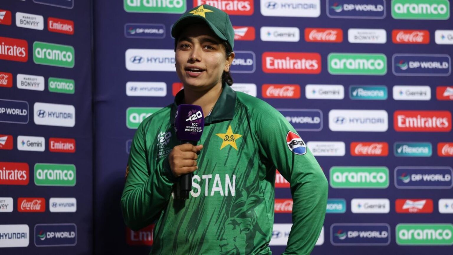 Fatima Sana Shines Against South Africa, Secures £15,000 Deal in Women’s Hundred Fatima Sana Shines Against South Africa, Secures £15,000 Deal in Women's Hundred