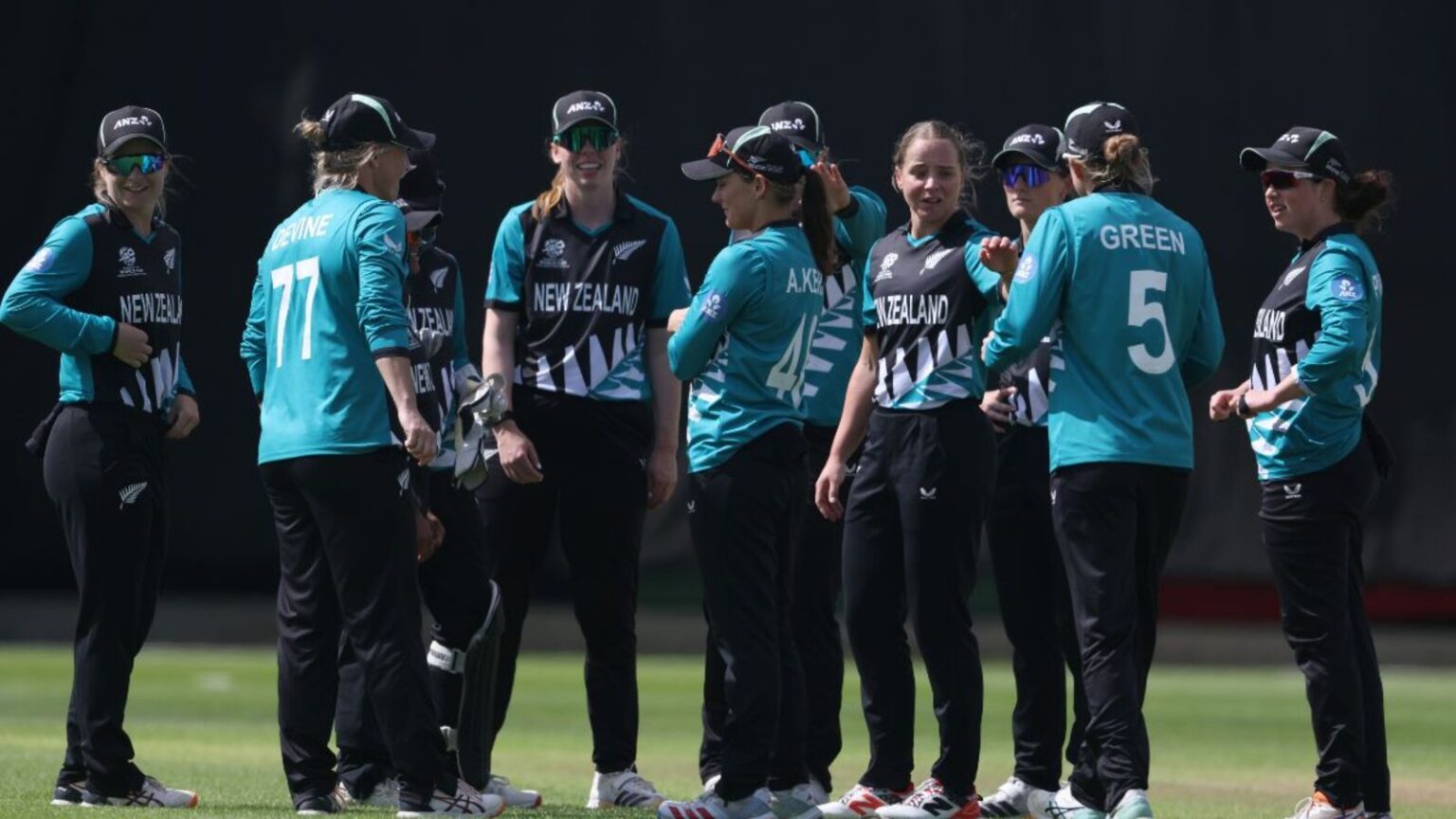 Legends Unite: Devine, Bates, and Tahuhu Prepare for Title Defense with White Ferns