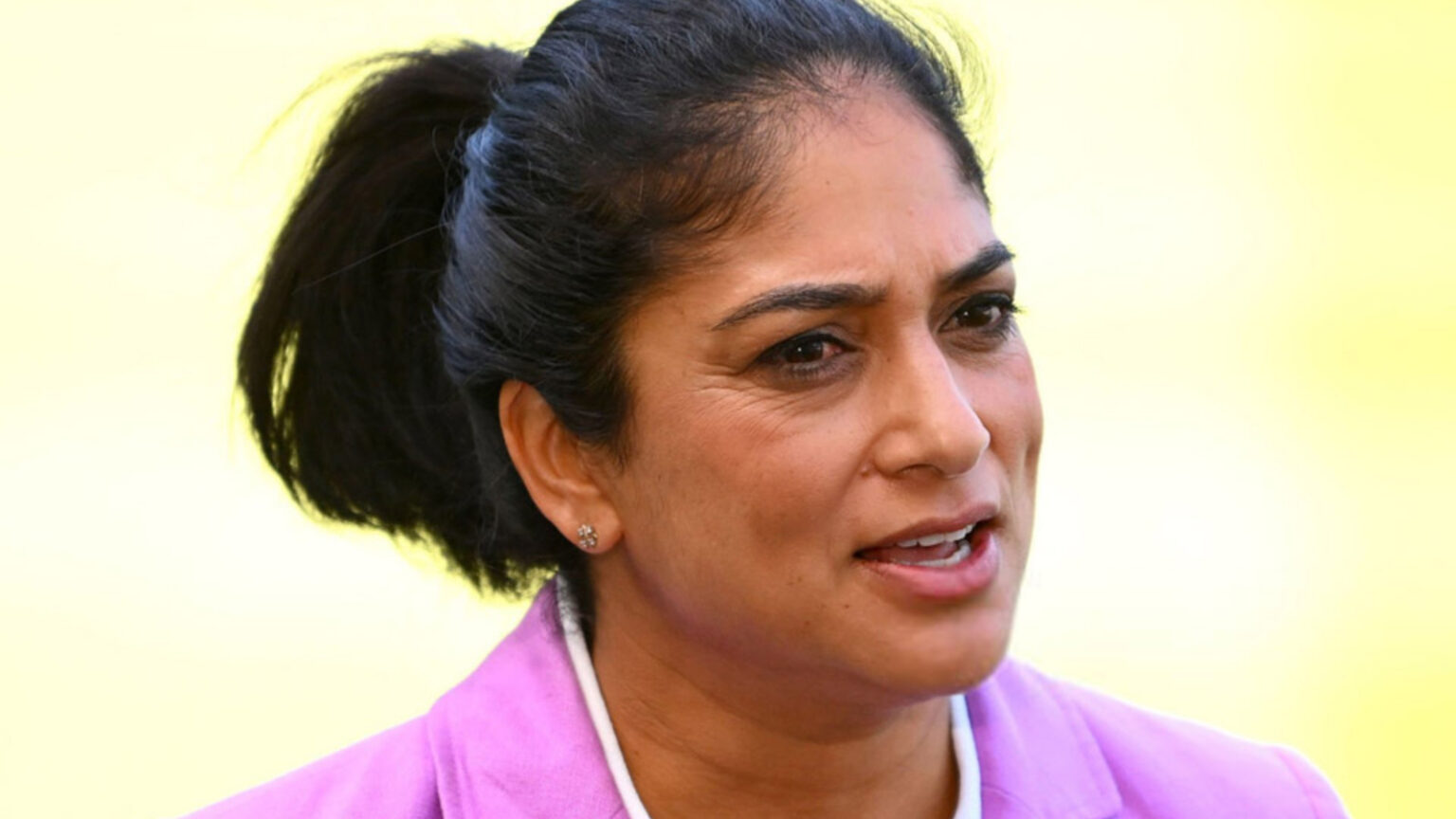 Lisa Sthalekar: BPL Needs to Resolve Payment Issues for Better Global Standing Lisa Sthalekar: BPL Needs to Resolve Payment Issues for Better Global Standing