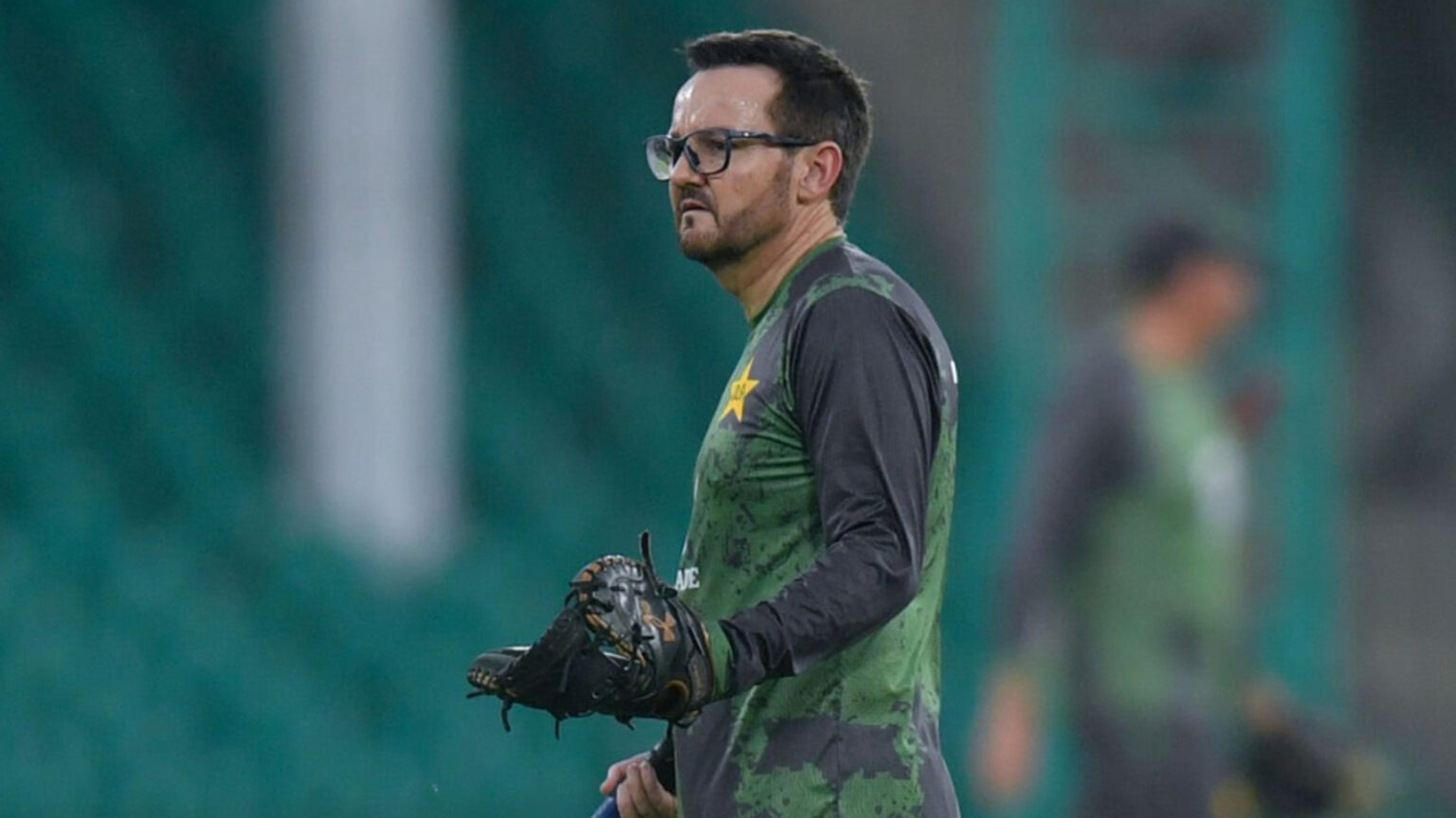 Mike Hesson Supports Pakistan’s Pitch Quality Following First ODI Victory Against Australia Mike Hesson Supports Pakistan's Pitch Quality Following First ODI Victory Against Australia